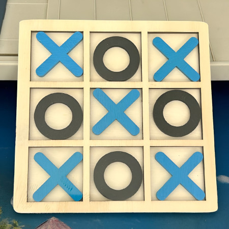 Jucarie Montessori Tic Tac Toe, Cyrax, Educativa, Interactiva, din lemn, X si O, 9 Piese, 14.3x14.3 cm, Albastru Negru