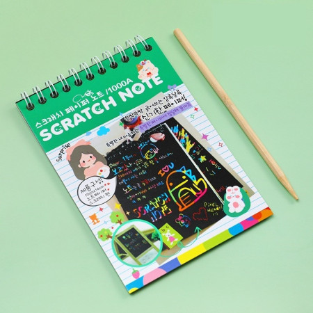 Caiet cu fise razuibile Cyrax, DIY Magic Scratch, 12 File, Curcubeu, Creion din Lemn, Cartonase negre, 14.2 x 9.8 cm, Verde
