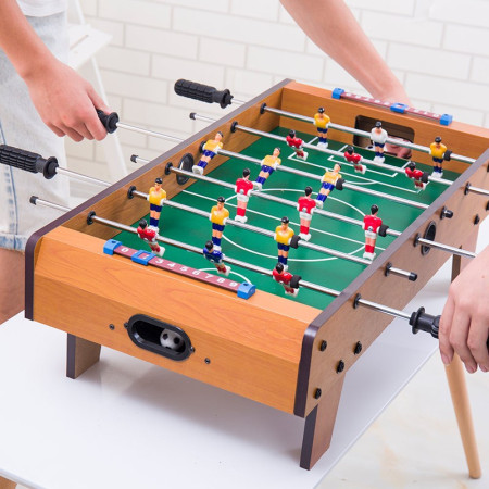 Masa de Fotbal cu Teren si 18 Jucatori Cyrax, 6 Manere, cu Tablou pentru Scor, din Metal, Lemn si ABS, 60.5 x 30.5 x 18.5 cm, cu Picioare, pentru copii/adulti